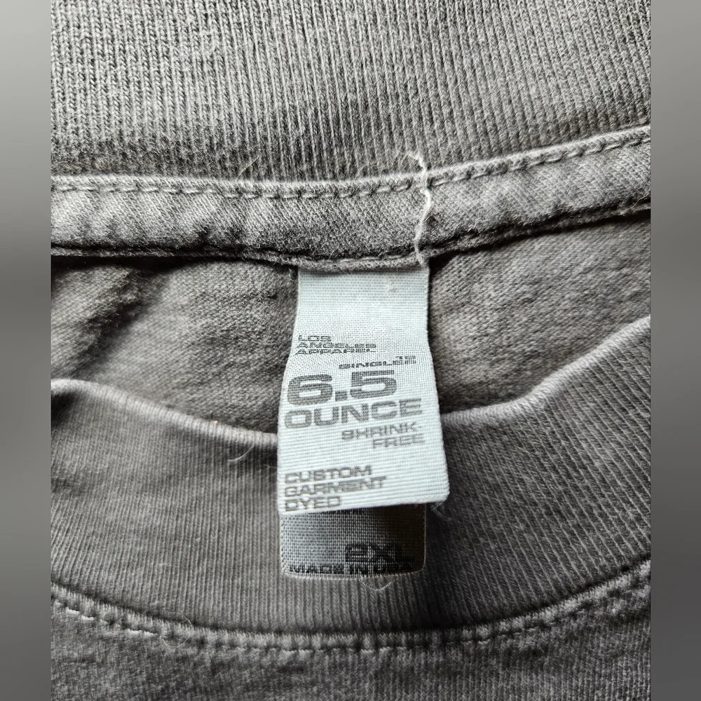 2XL Womens Gray T-Shirt with Heart Graphic, Los Angeles Apparel - Used - Picture 5 of 5